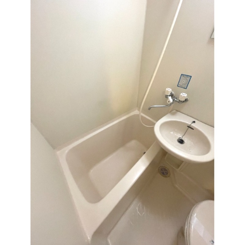 イーストアベニュー2階 ※同タイプの違うお部屋のお写真です。