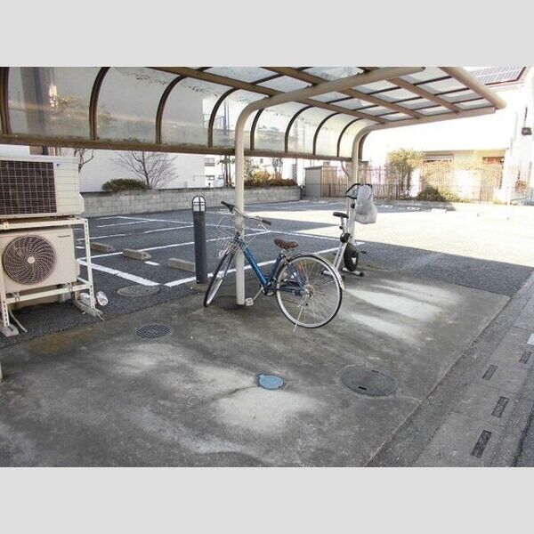 モービルコートヤマダ202号室 駐輪場