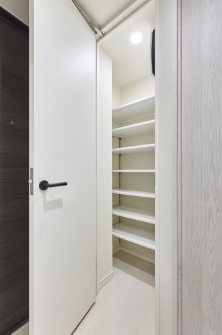 プラウドフラット日本橋馬喰町1301号室 玄関