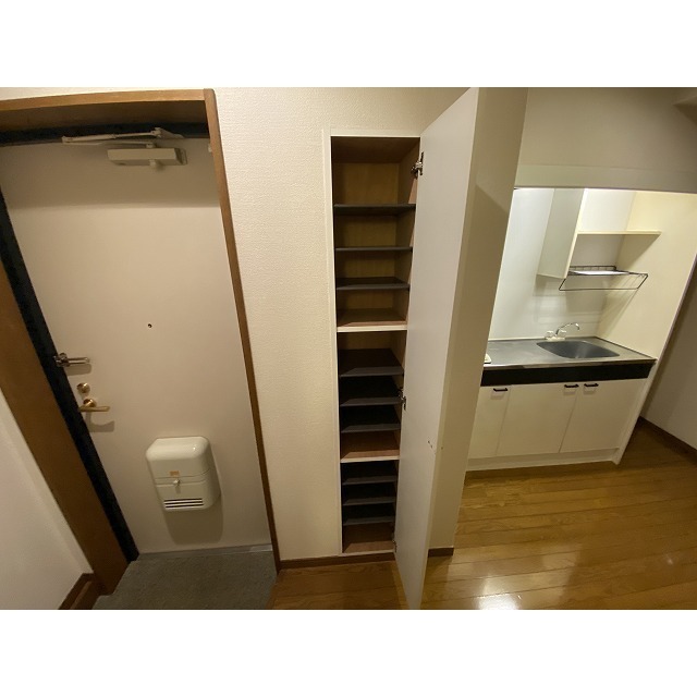 エステート東池袋 玄関シューズボックス