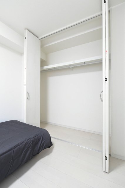 コスモリード入谷 クローゼット※家具、小物等はイメージです