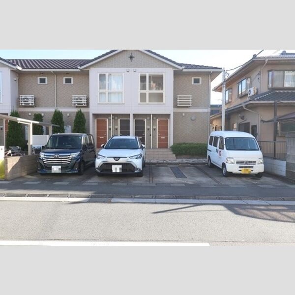 MTアーバンコート 駐車場