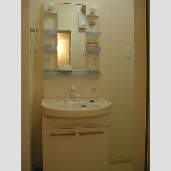 リビエラ102号室 洗髪洗面化粧台