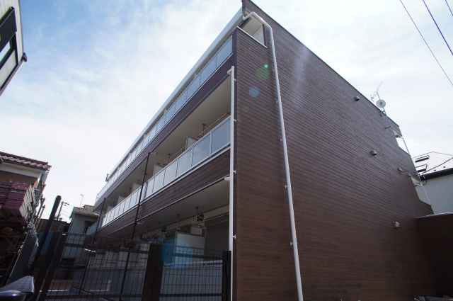 リブリ・Casa Camino横浜鶴見2階 外観