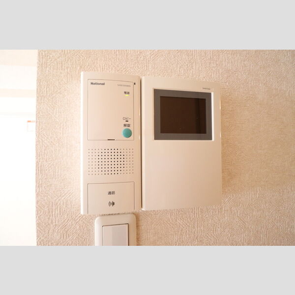 プランドール105号室 モニター付きインターホン