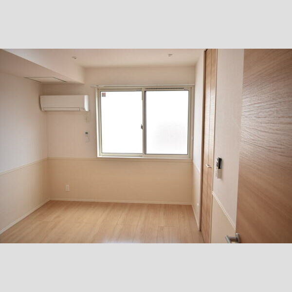 コンフォール303号室 洋室6.12帖