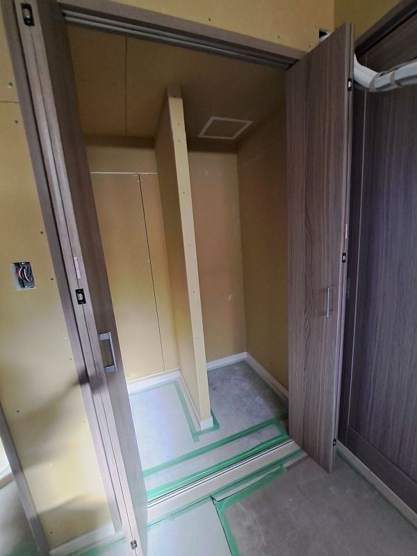 アローワン2階 収納