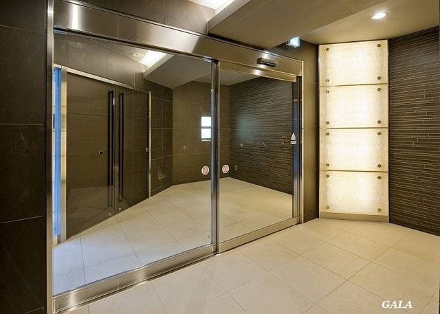 ガーラ・シティ渋谷南平台6階 ロビーです