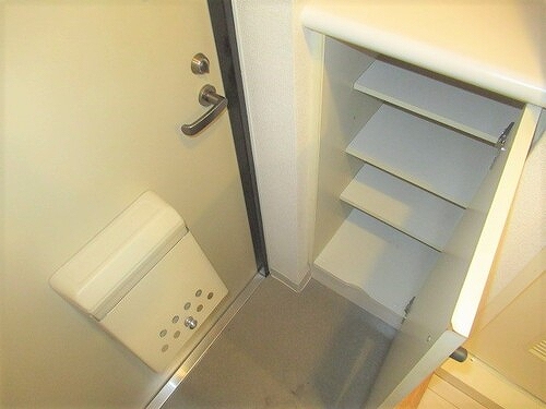 ライオンズマンション川崎貝塚第２ 下足入　※前回募集時2022年1月撮影