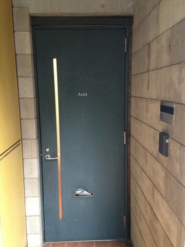 エルムコート1階 玄関