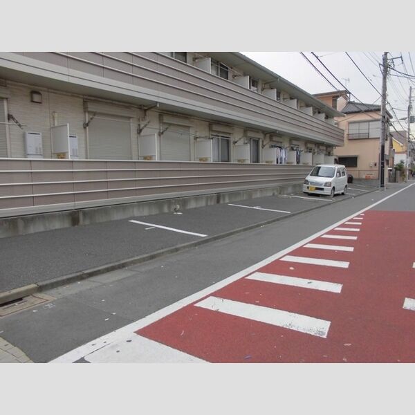 オーガスタ篠崎103号室 駐車場