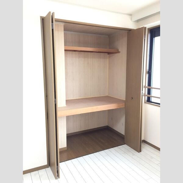 ヴァンベール神山　Ⅱ301号室 物入 3部屋にあります