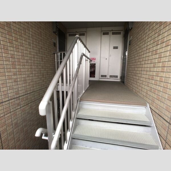 アンクレージュ　A/B エントランス