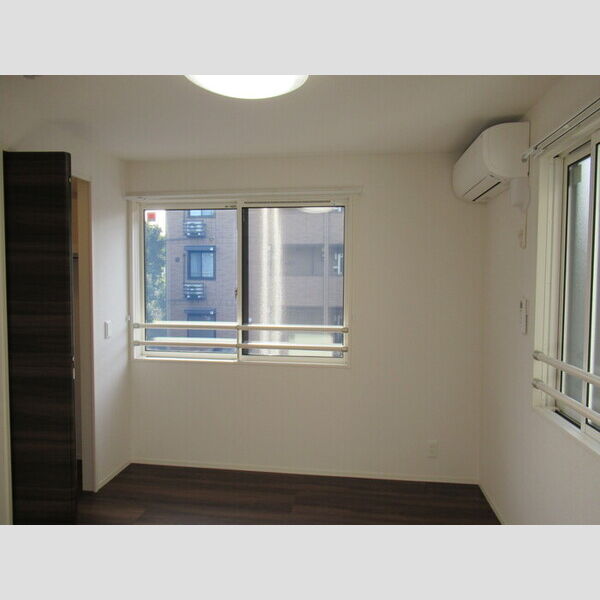 Buena Venir(ブエナ　ヴェニール)202号室 洋室