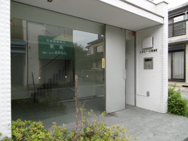 レオミノール明神町0201号室 エントランス