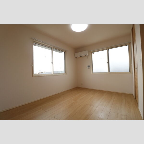 レグルス303号室 洋室(6.1帖)