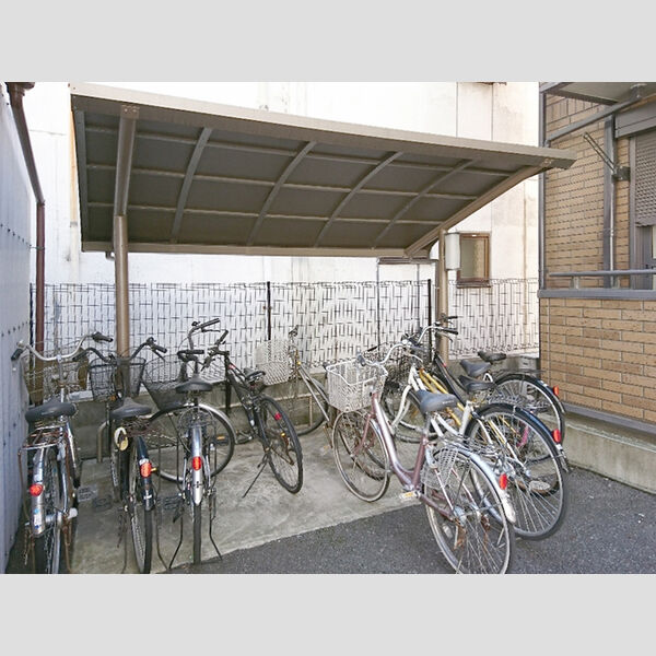 プランドール101号室 駐輪場