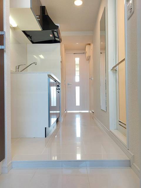 ガーラ・ステーション新宿牛込柳町 シンプルで使いやすい玄関です