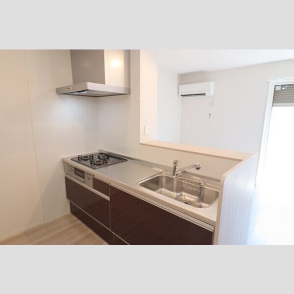 フルーレ101号室 キッチン　三口コンロ