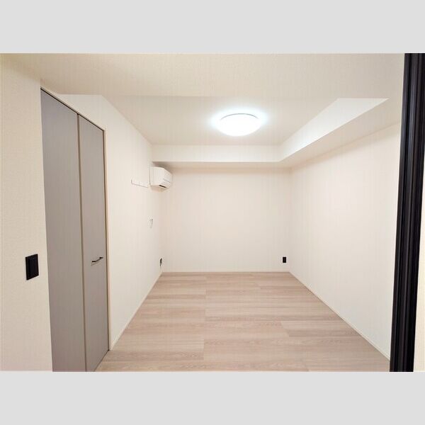 Auspicious　House301号室 洋室6帖