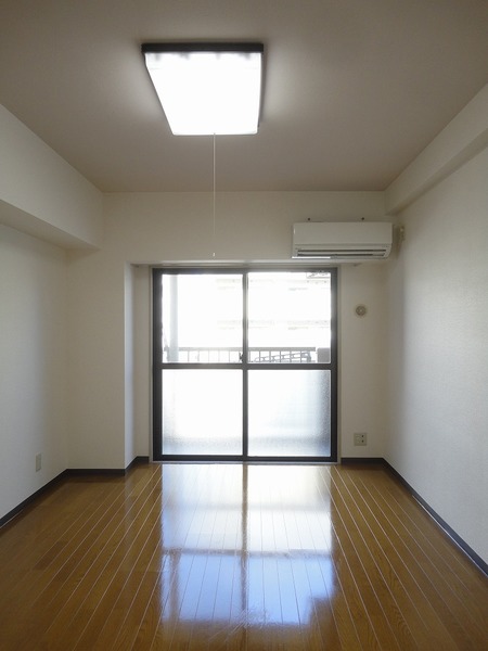 オーシャンハイツ リビング