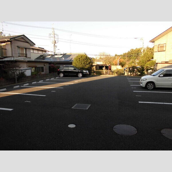 ユウハイツ 駐車場