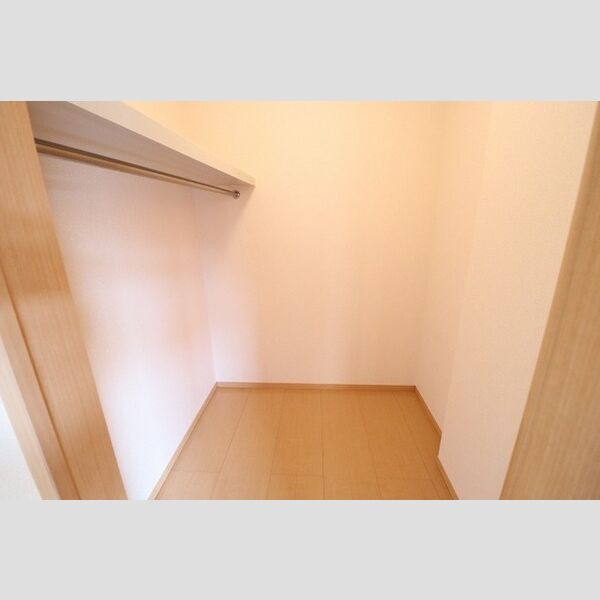 パーシモン105号室 ウォークインクローゼット