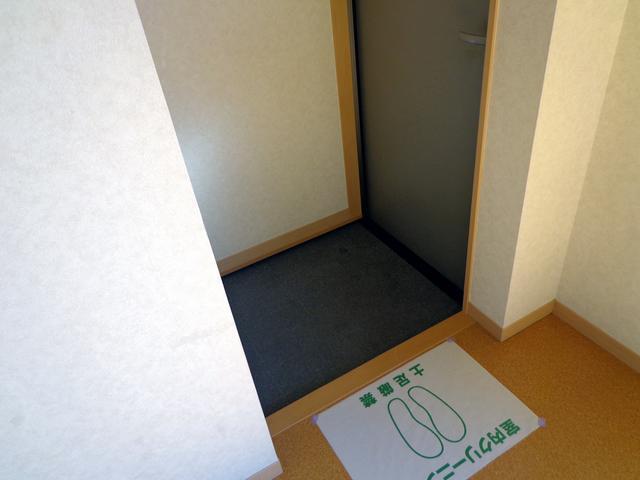 プレジール日進1階 玄関