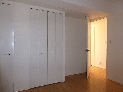 ライオンズステーションプラザ溝の口セントラルアベニュー11階 洋室約6.4畳　内装後　前回募集時／2023年11月の写真