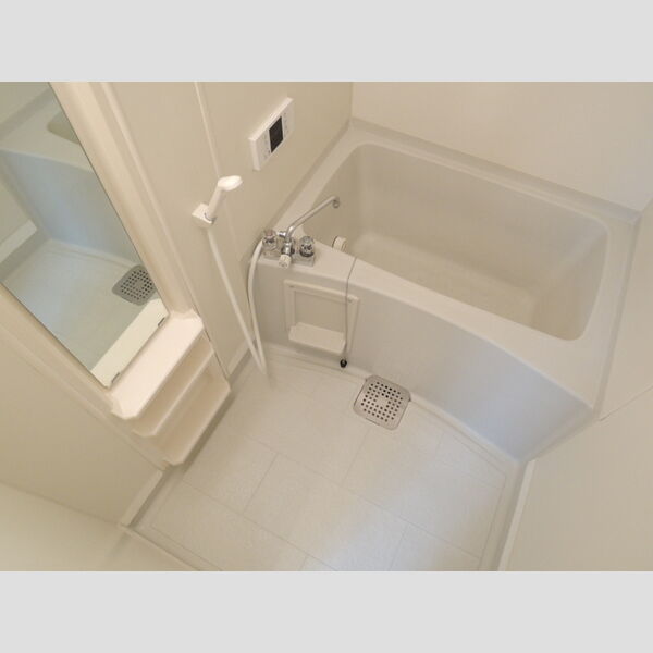 ハイツ ユーセブン バスルーム(追い焚き機能付き)