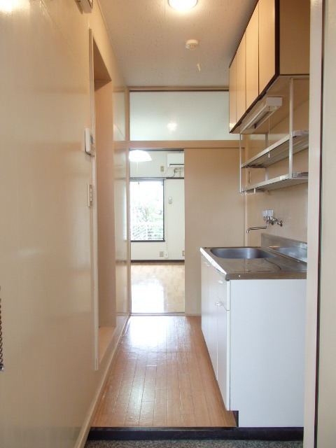 メルハイム三鷹台0203号室 明るい室内ですよ