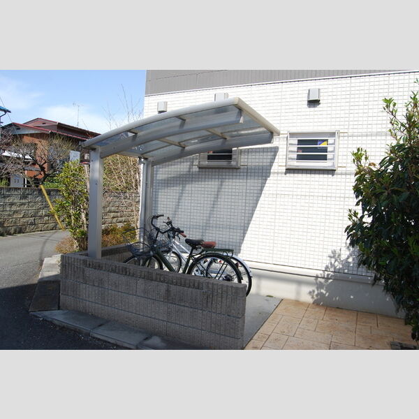 Dear Court S202号室 屋根付き駐輪場
