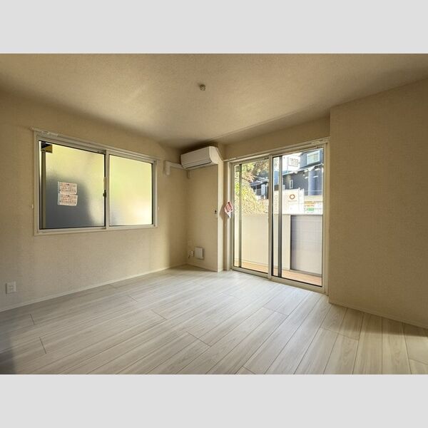 フォルテーヌ・イイクラⅠ103号室 リビング