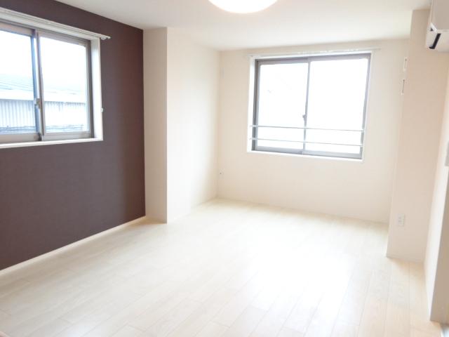 ブラン　メゾン201号室 明るいリビング