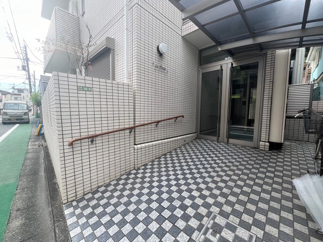 ラ・ピネード エントランス