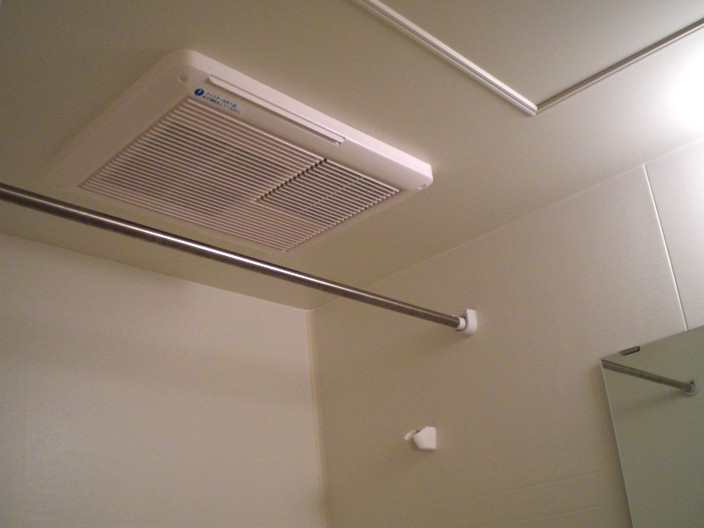 レオパレスワンダースカイ104号室 浴室乾燥機