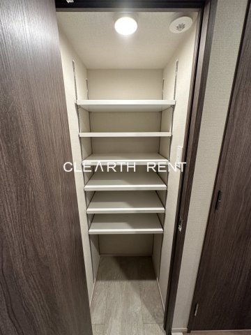 コンシェリア横濱 ＜ＳＨＩＮＫＯＹＡＳＵ＞10階 トール型シューズクローゼット