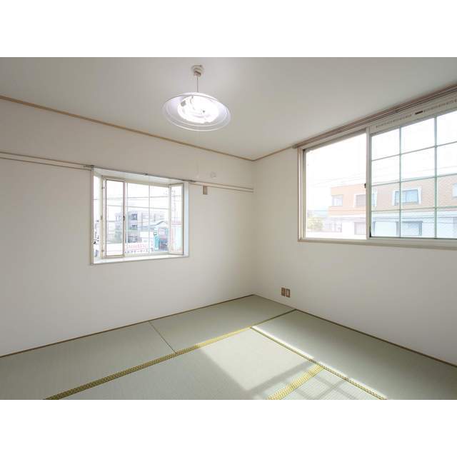 メゾン蓮正寺 右和室