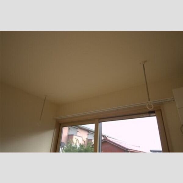 ヴィラ・グランメール102号室 室内物干し