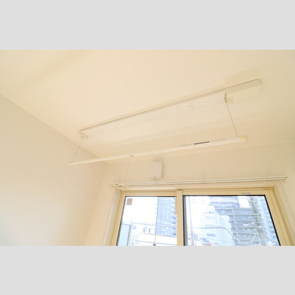 トロイメライ303号室 室内物干し