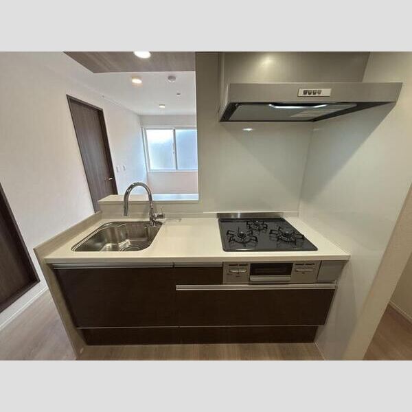 セレスティア西綾瀬205号室 キッチン