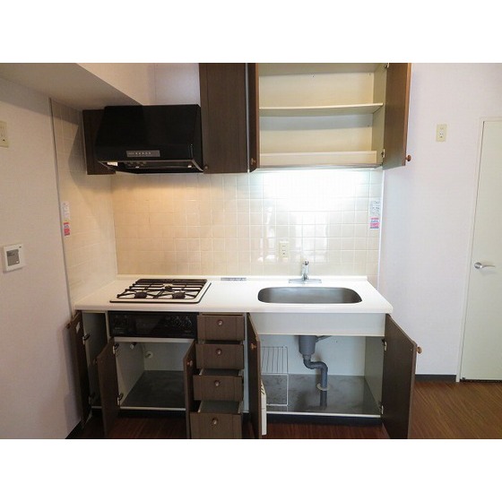 クリオ辻堂参番館0105号室 キッチン収納