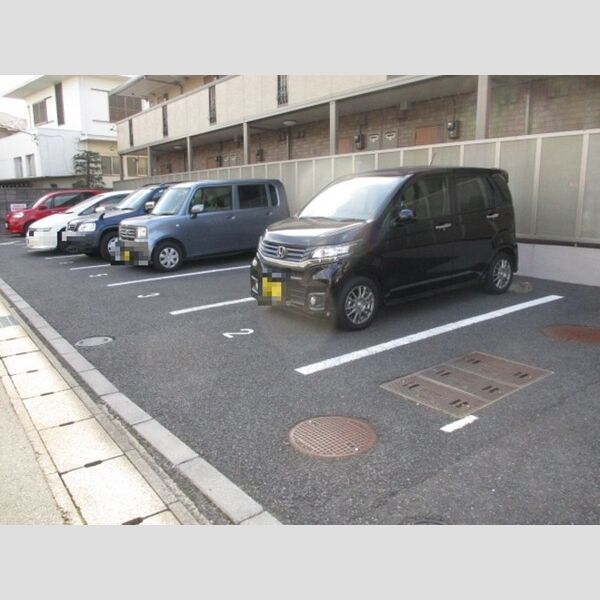 エミネンス上本郷207号室 駐車場