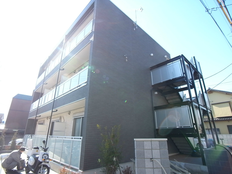 リブリ・ジュアン エントランス