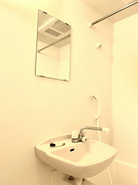 レオパレスｃｏｍｆｏｒｔ302号室 内観