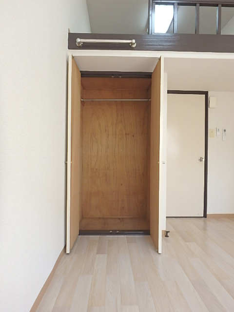 カルタス２１戸田第５ クローゼット