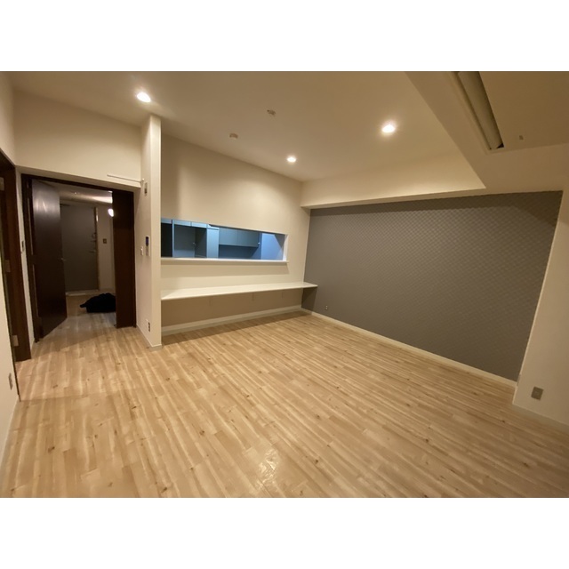 ポートタワー山下町301号室 リビング