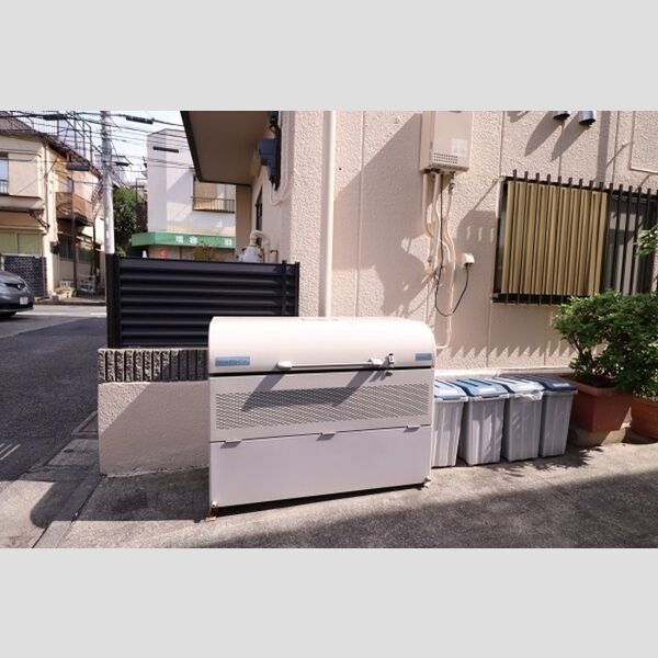 メゾンソフィア 敷地内ゴミBOX