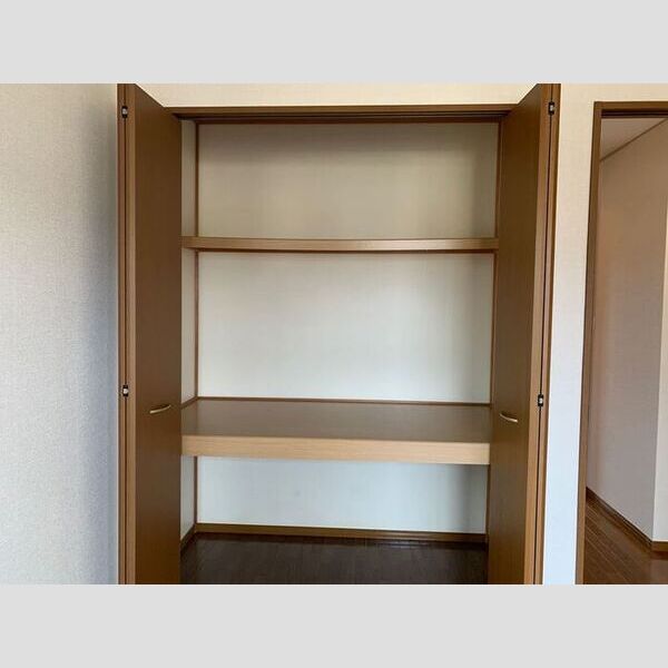 アルファタウン秦野新町　B301号室 収納