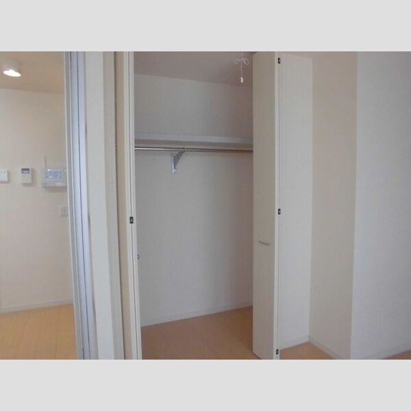アルシオネ　T203号室 洋室4.25帖　クローゼット